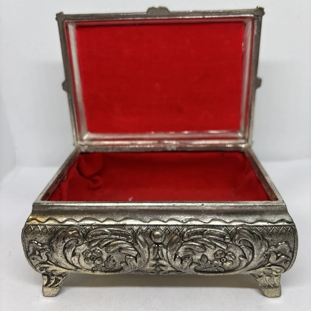 Vintage Metal Red Felt Lined Trinket/Jewelry Box
